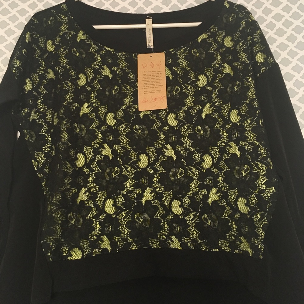 🌲NWT PAPER CRANE TOP SIZE S